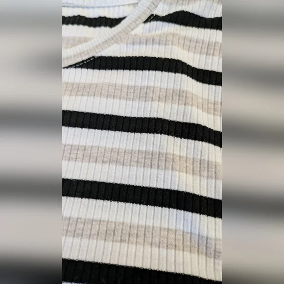 Pair of Occasion Striped Tees. 2 Park. Size S - Picture 9 of 9